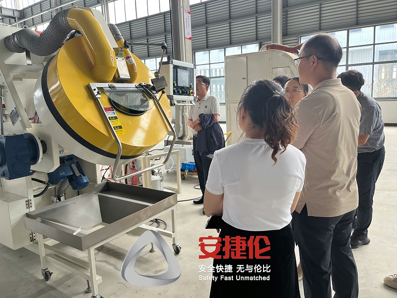 韓國客戶參觀滾噴機(jī)2