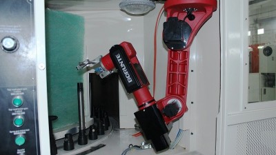 機械手自動噴涂的優點有哪些？看看噴涂設備廠家怎么說