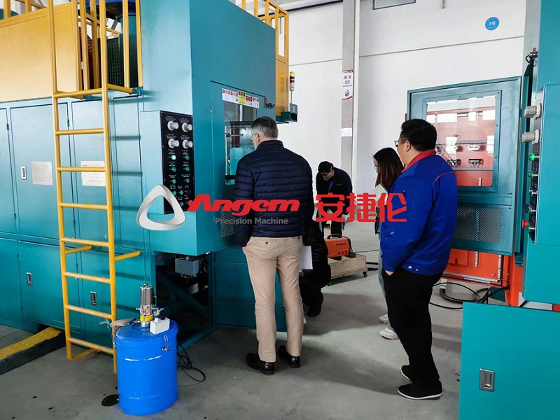 鏈式噴膠機1