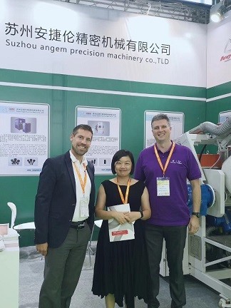 安捷倫-2019年中國國際橡膠技術展與國外客戶合照