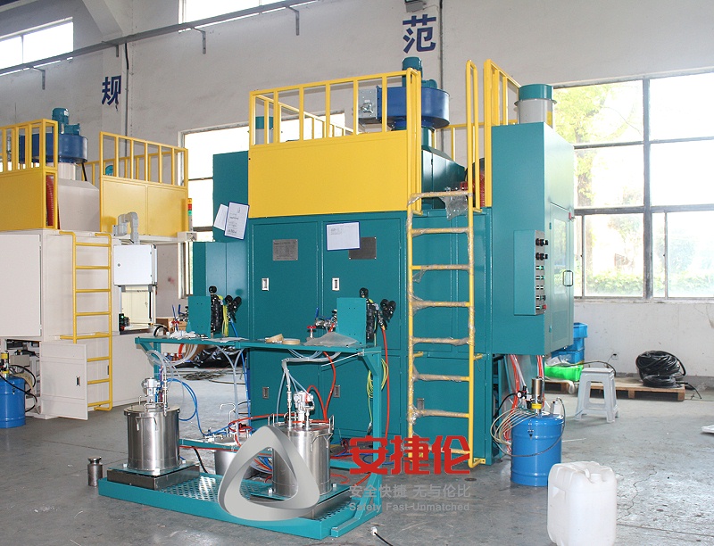 噴膠機(jī)