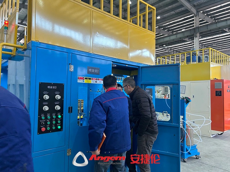 鹽城客戶驗收噴膠機2