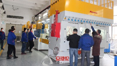 安捷倫新設備-鏈條噴膠機PLB216-ZB3015X順利通過客戶驗收！