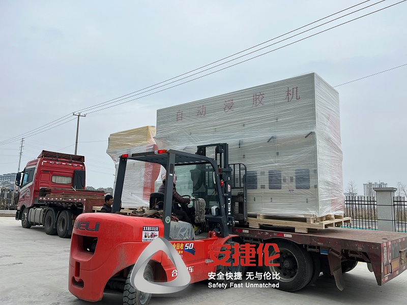 浸膠機、噴膠機