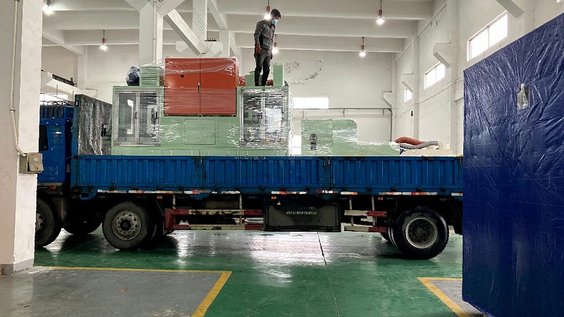 自動涂膠機(jī)裝車